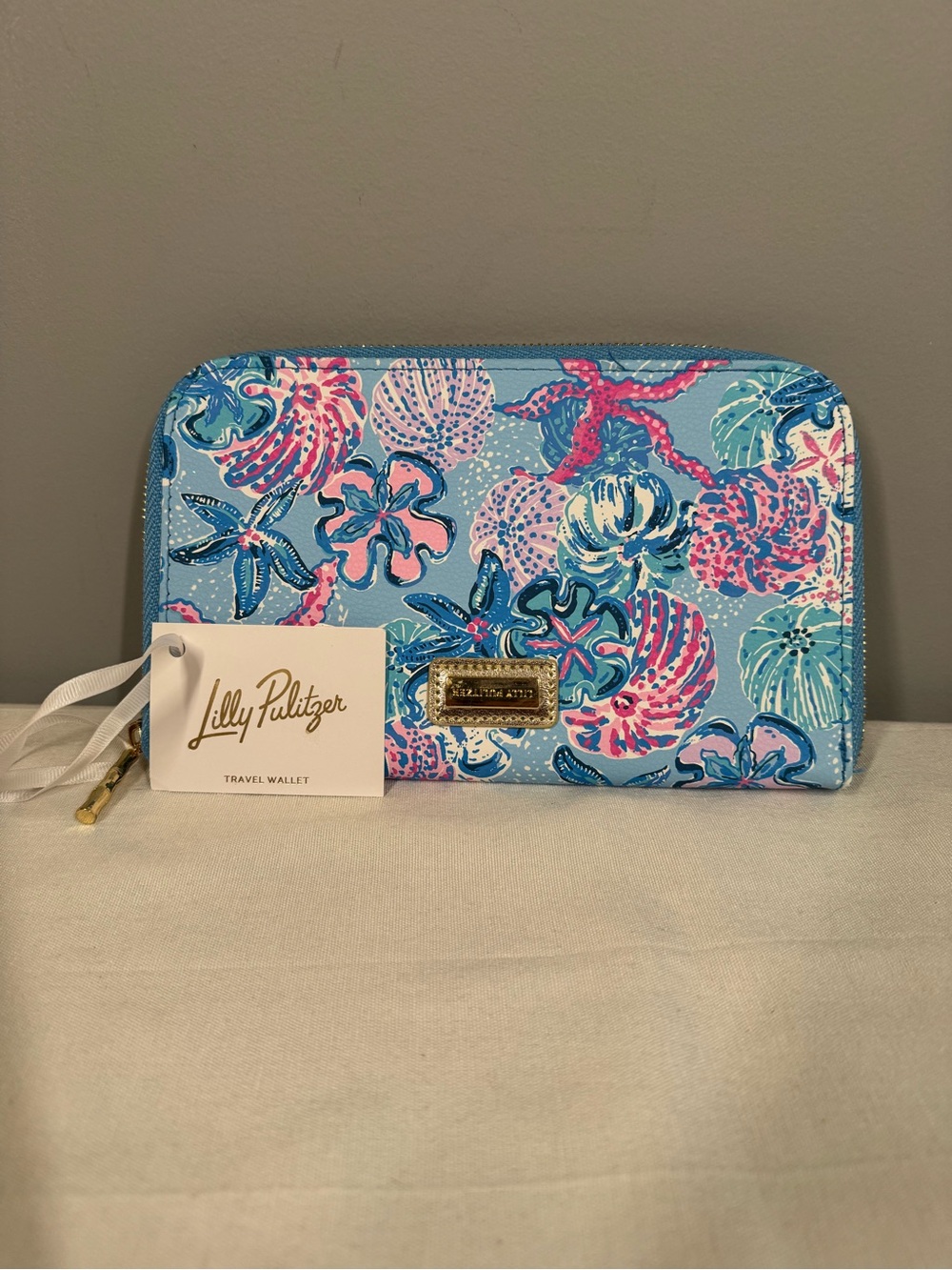 Lily Pulitzer Blue Seashell Travel Wallet - Light Blue & Pink